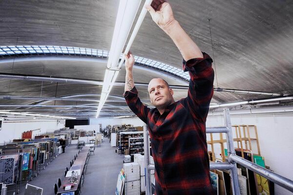Die Installation einer LED-Beleuchtung ist denkbar einfach: alte Lampen herausdrehen, neue montieren.