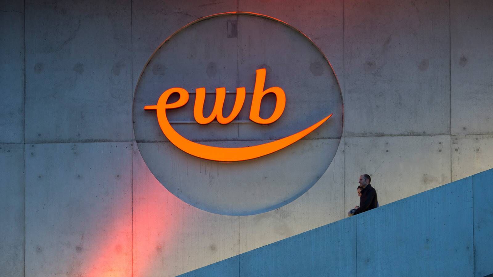 EWB Logo auf einer Wand