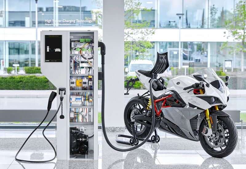 Ladestation mit Motorrad