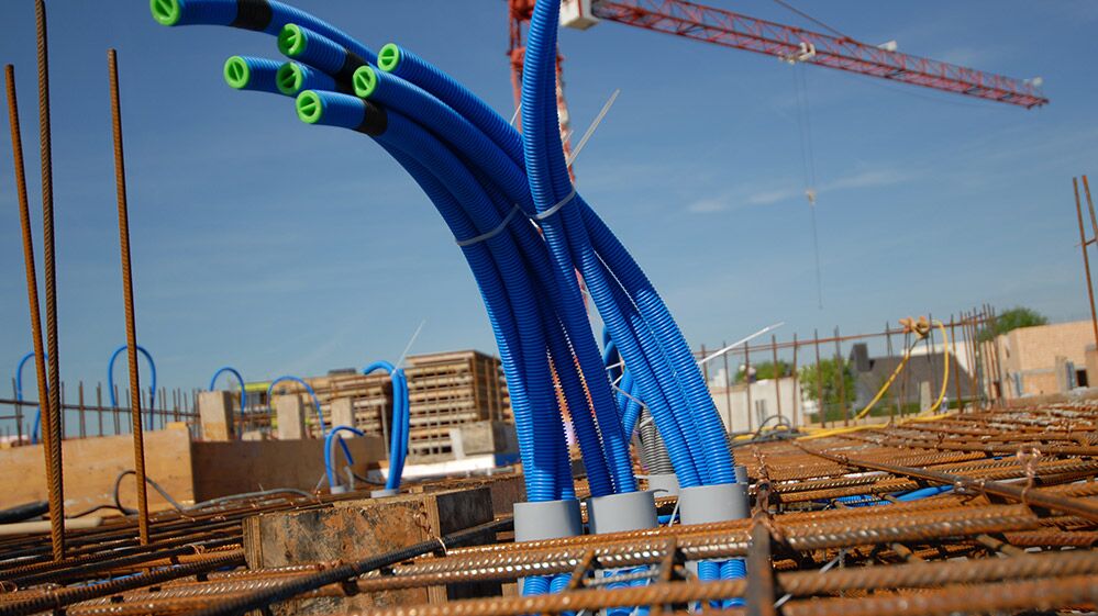 Elektroinstallationsrohre auf Baustelle