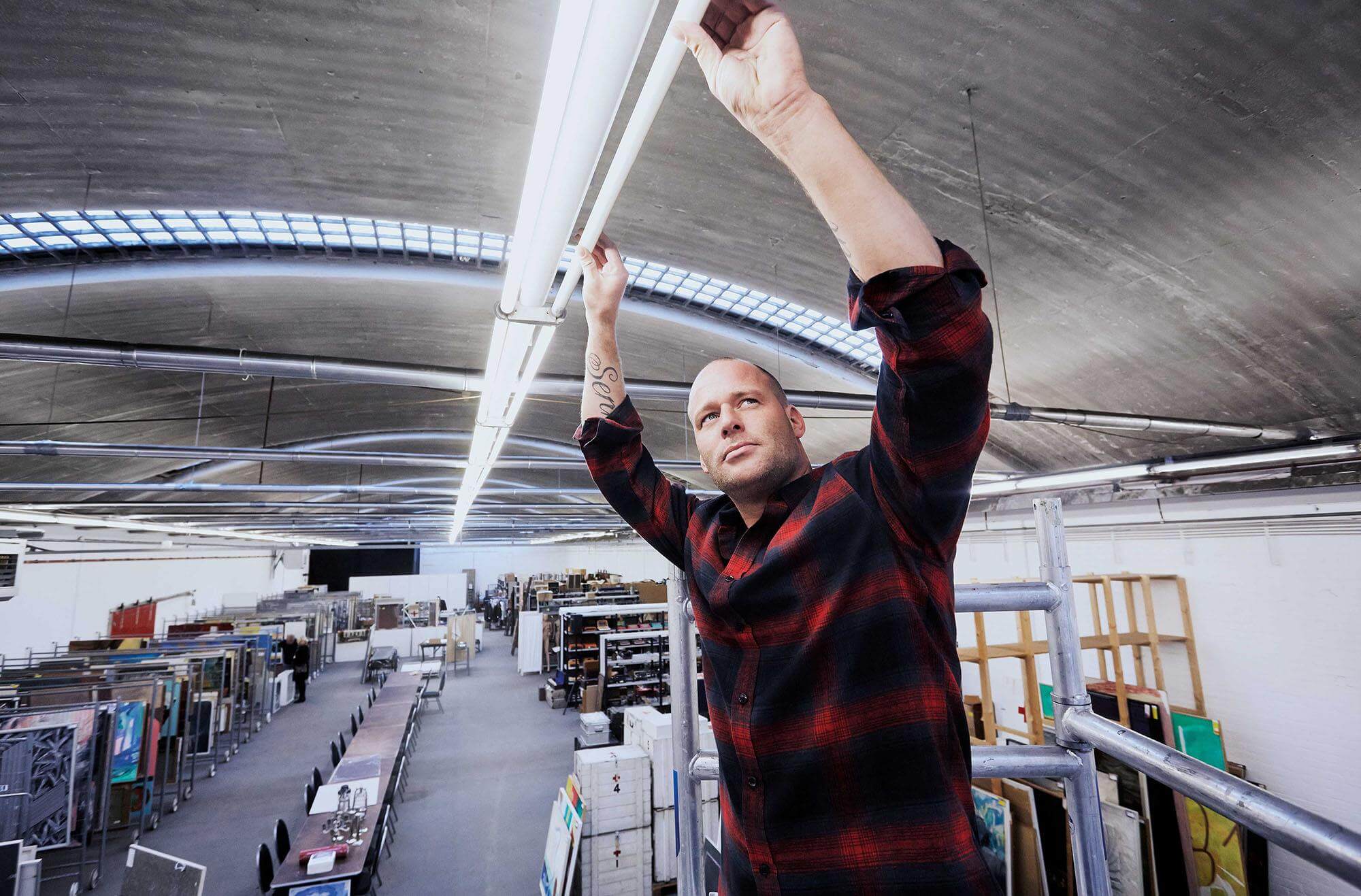 Die Installation einer LED-Beleuchtung ist denkbar einfach: alte Lampen herausdrehen, neue montieren. Die Installation einer LED-Beleuchtung ist denkbar einfach: alte Lampen herausdrehen, neue montieren.