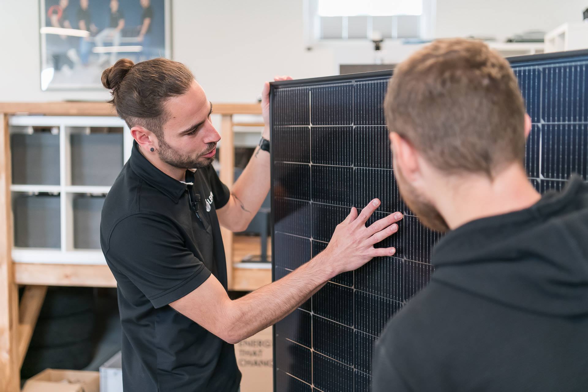 Lorin Leuenberger, 26 Jahre, Aktuelle Weiterbildung: Elektroprojektleiter Installation und Sicherheit Lorin Leuenberger, 26 Jahre, Aktuelle Weiterbildung: Elektroprojektleiter Installation und Sicherheit