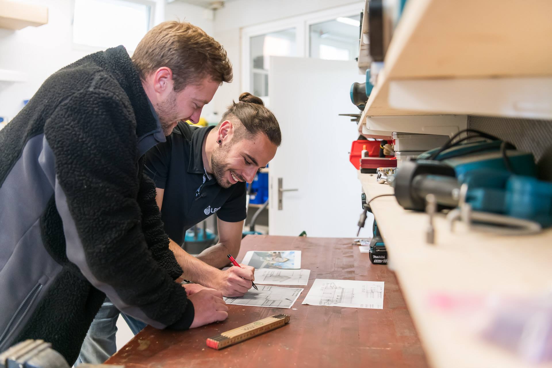 Lorin Leuenberger, 26 Jahre, Aktuelle Weiterbildung: Elektroprojektleiter Installation und Sicherheit Lorin Leuenberger, 26 Jahre, Aktuelle Weiterbildung: Elektroprojektleiter Installation und Sicherheit