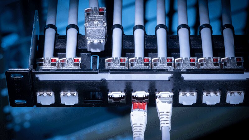 19-Zoll-Panels und Dosen des R&Mfreenet-Systems